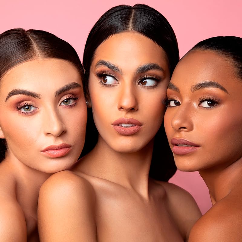 Matte HD Compact Powder Mattifying| Make up| Setting Powder| Pressed Powder | Face Make Up| For Combination Skin|Controls shine on facial skin| Model PKHD