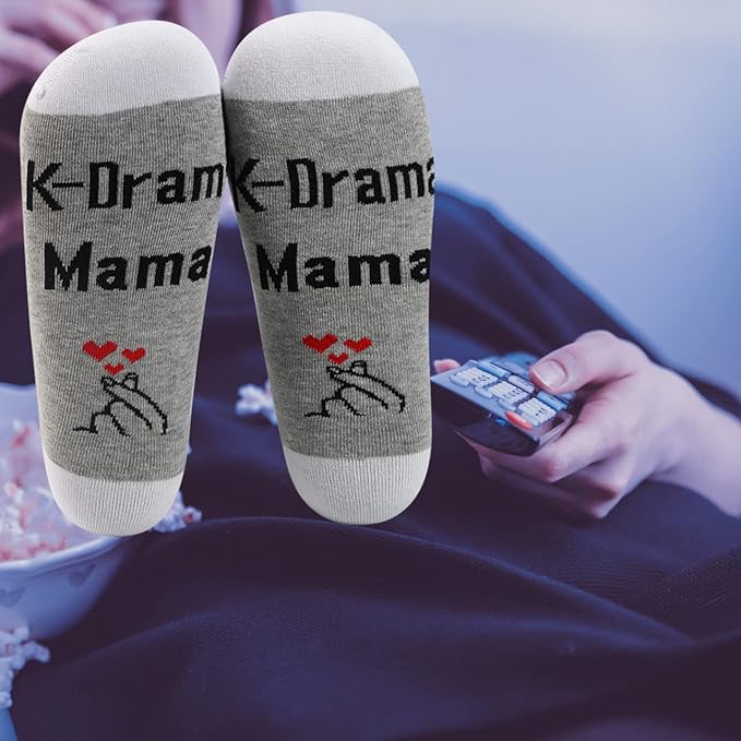 LEVLO Funny K-Drama Lovers Gifts K-Drama Mama Hand Heart Socks for Korean Movie TV Series Fans